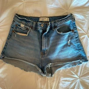 Abercrombie & Fitch High Rise “The Mom” Short - Size 6